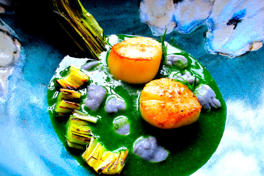 The blue doesn't really work with the green here. They're both too dark and too similar. But the scallop looks good. 